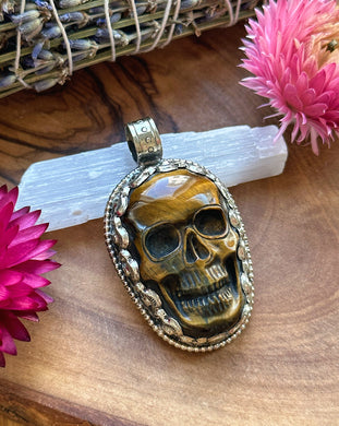 55mm Tigers Eye Skull